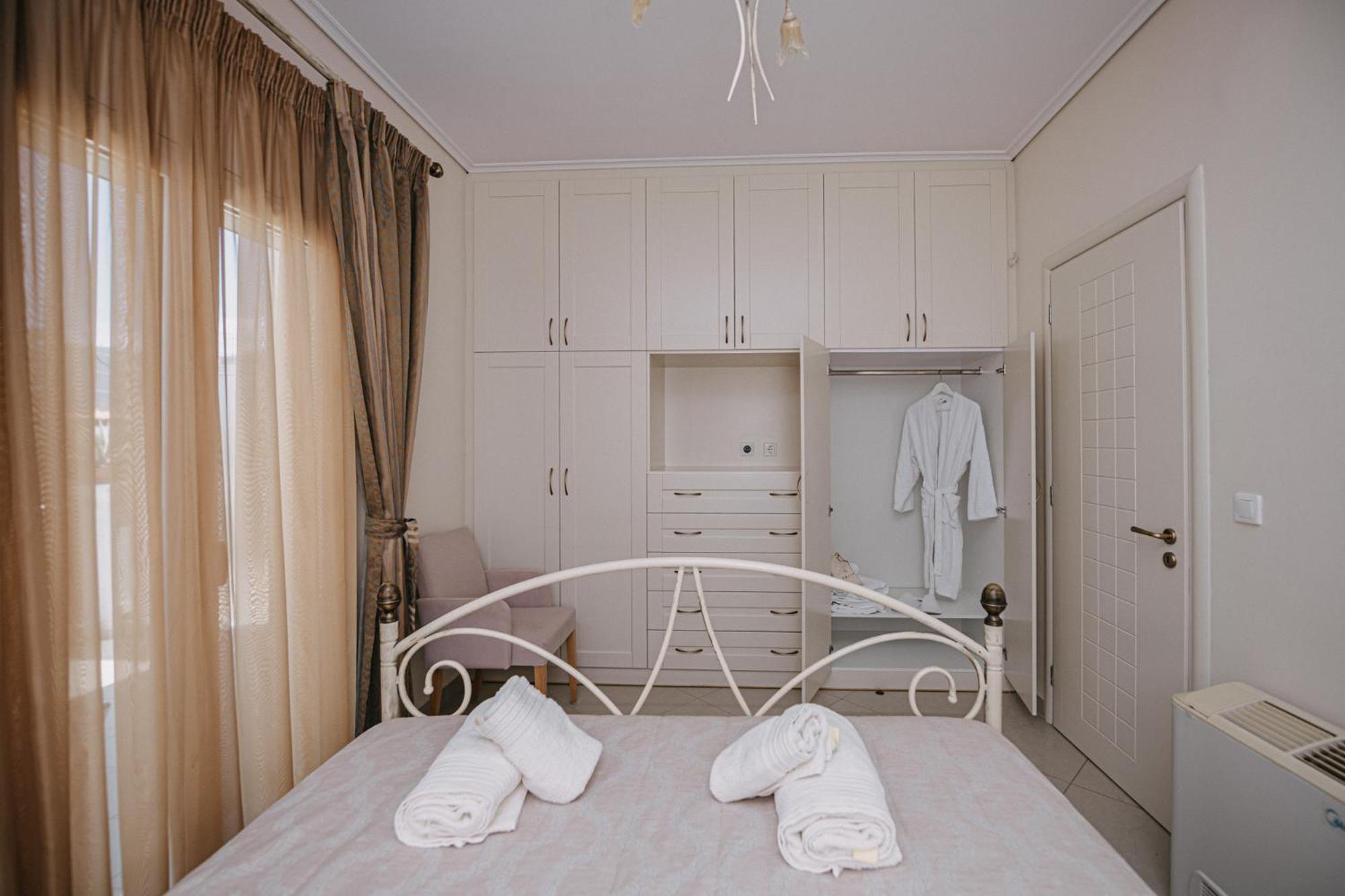 Nereides Luxury Villas Kato Almiri Exterior photo